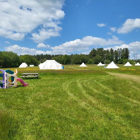 Dorset Glamping Fields Hotel Corfe Mullen ภายนอก รูปภาพ