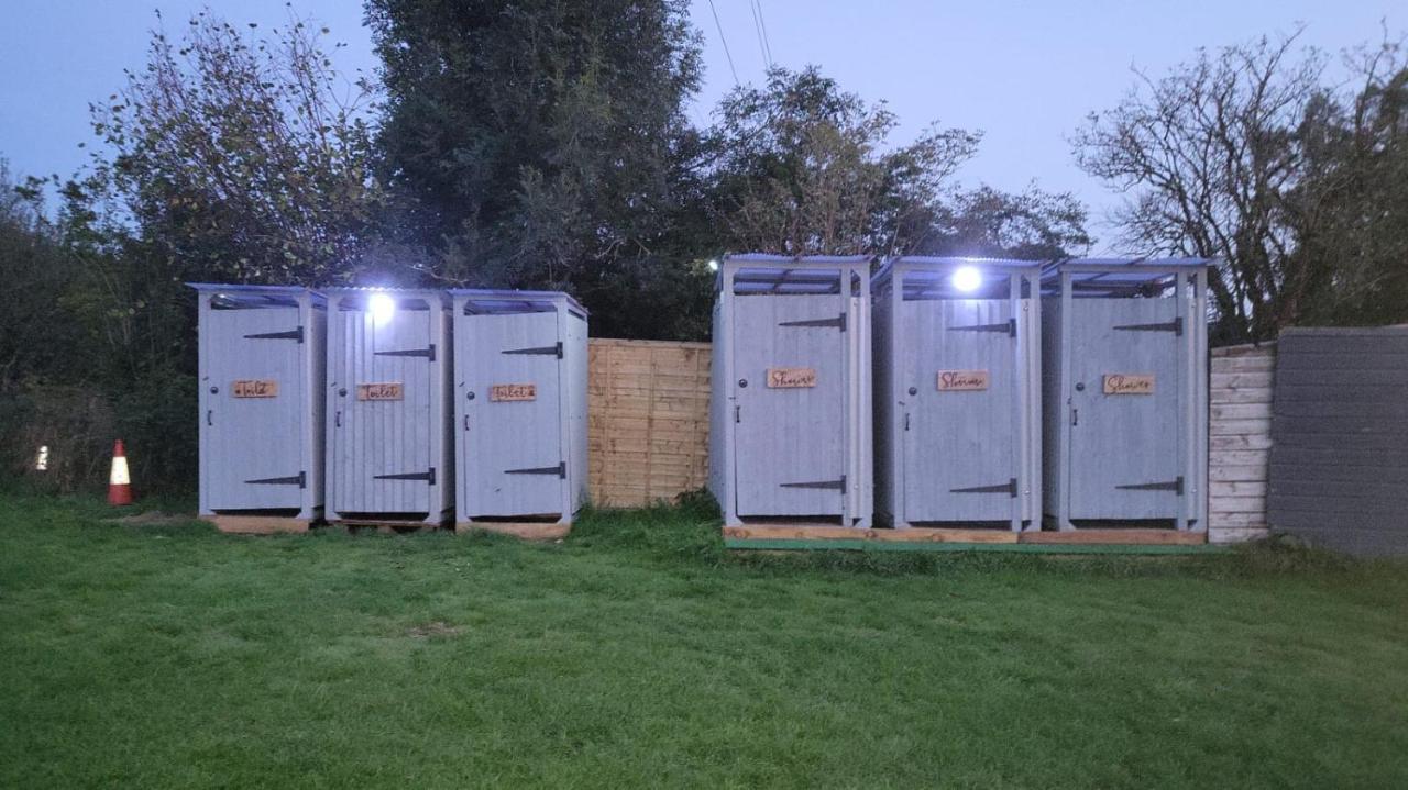Dorset Glamping Fields Hotel Corfe Mullen ภายนอก รูปภาพ