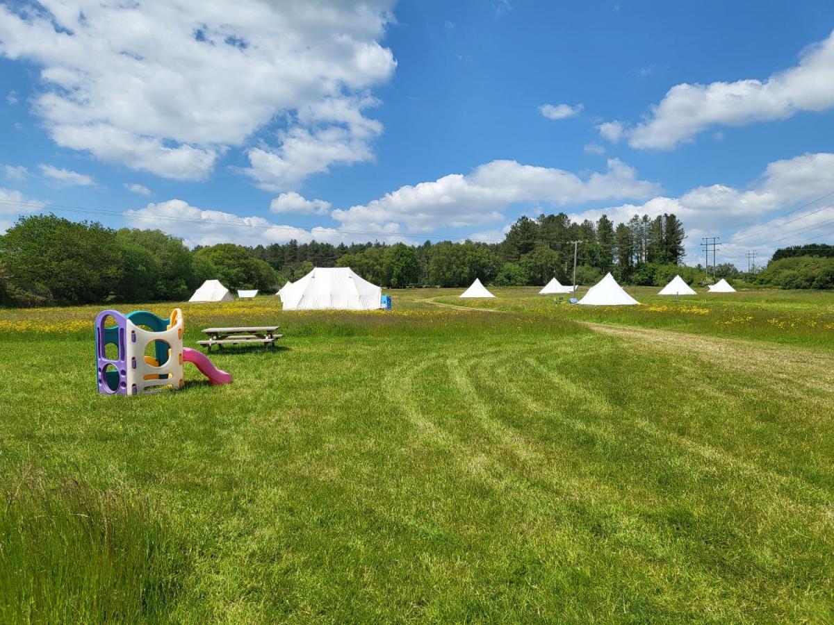 Dorset Glamping Fields Hotel Corfe Mullen ภายนอก รูปภาพ