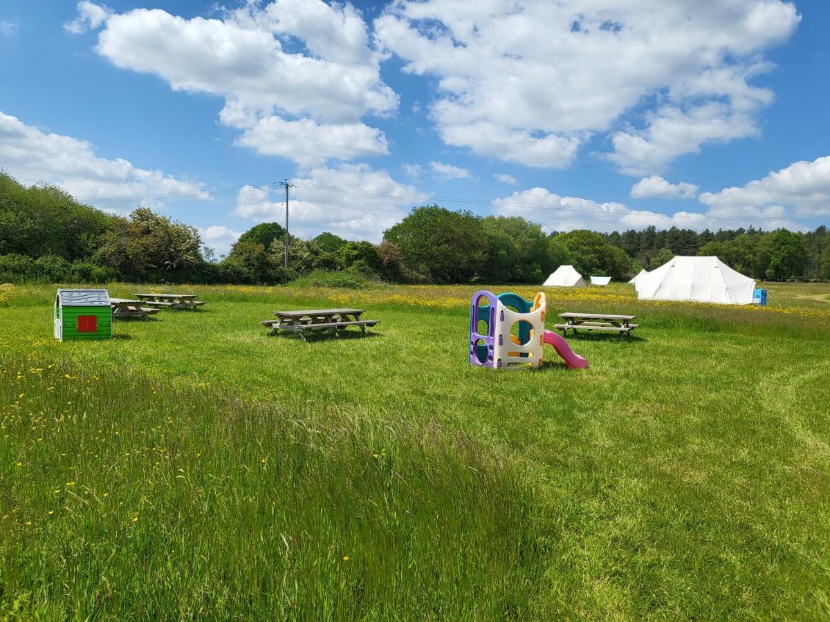 Dorset Glamping Fields Hotel Corfe Mullen ภายนอก รูปภาพ